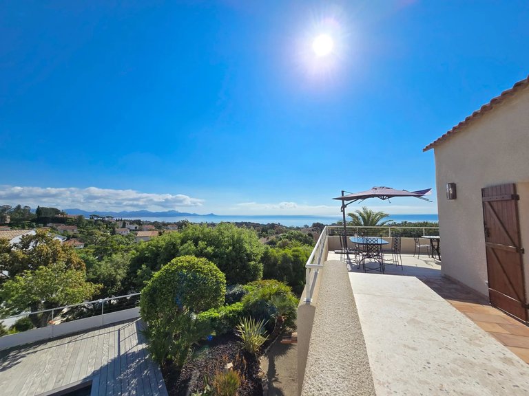 Villa for Sale in Saint Aygulf, St Raphaël, Ste Maxime Area 9