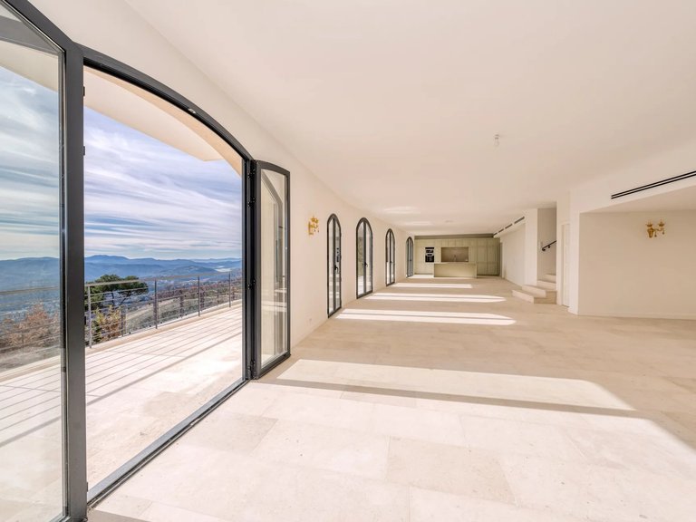 Villa for Sale in Speracedes, Mougins, Valbonne, Grasse Area 5