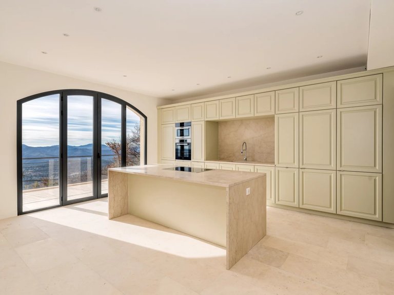 Villa for Sale in Speracedes, Mougins, Valbonne, Grasse Area 6