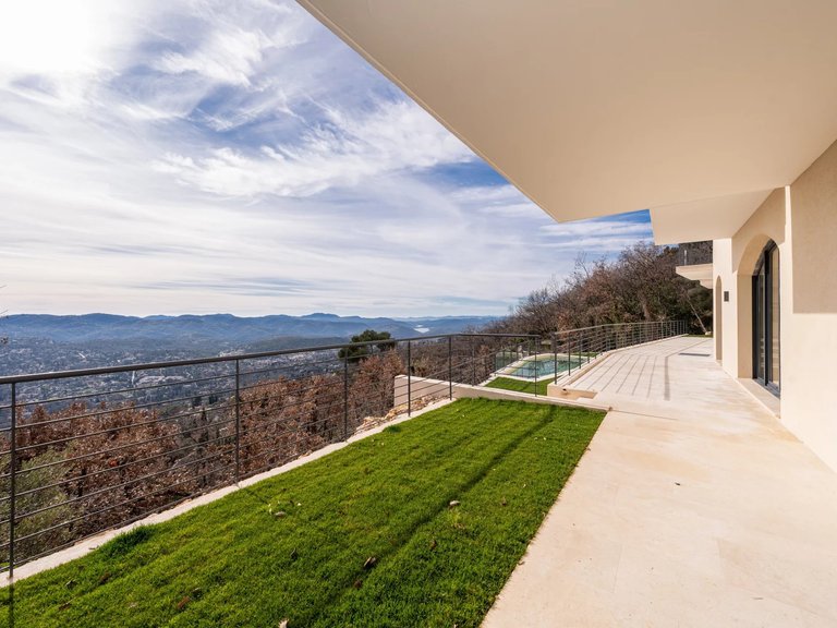 Villa for Sale in Speracedes, Mougins, Valbonne, Grasse Area 10