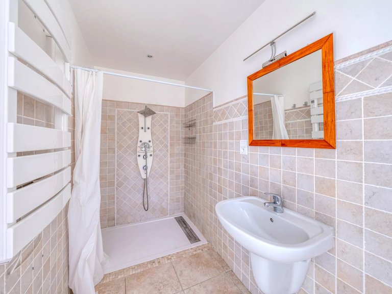 Villa for Sale in Speracedes, Mougins, Valbonne, Grasse Area 15