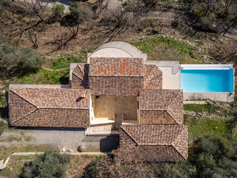 Villa for Sale in Speracedes, Mougins, Valbonne, Grasse Area 3