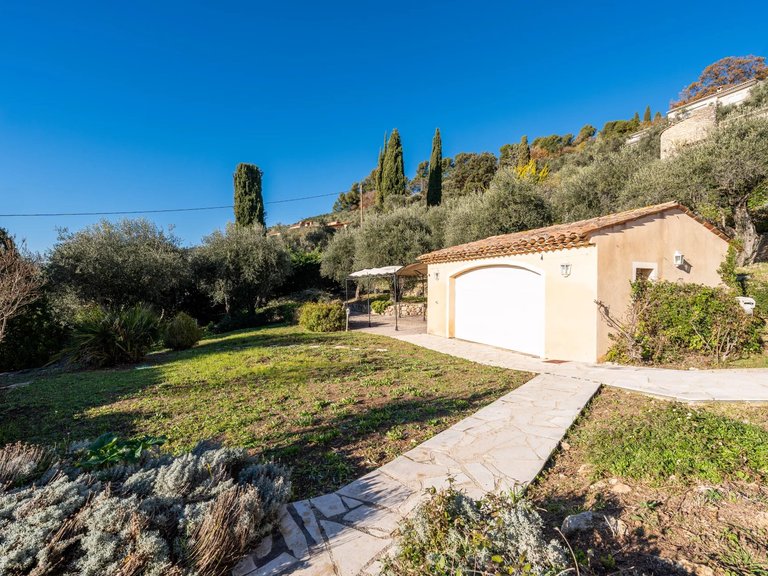 Villa for Sale in Cabris, Mougins, Valbonne, Grasse Area 15