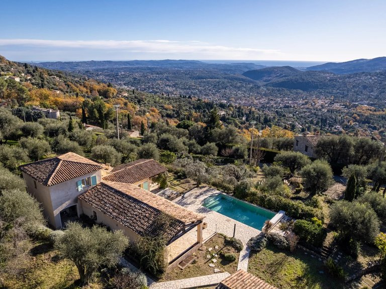 Villa for Sale in Cabris, Mougins, Valbonne, Grasse Area 16