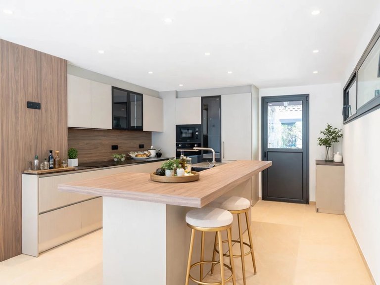 Villa for Sale in Le Tignet, Mougins, Valbonne, Grasse Area 3