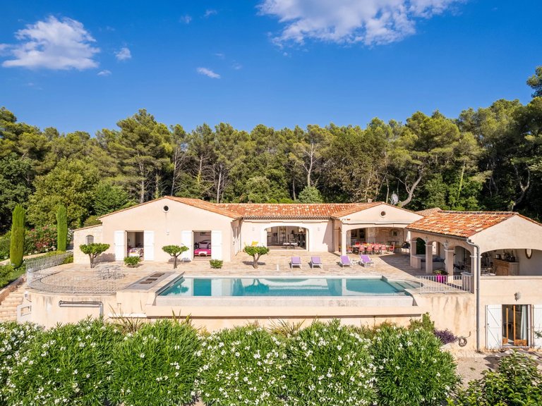 Villa for Sale in Cabris, Mougins, Valbonne, Grasse Area 2