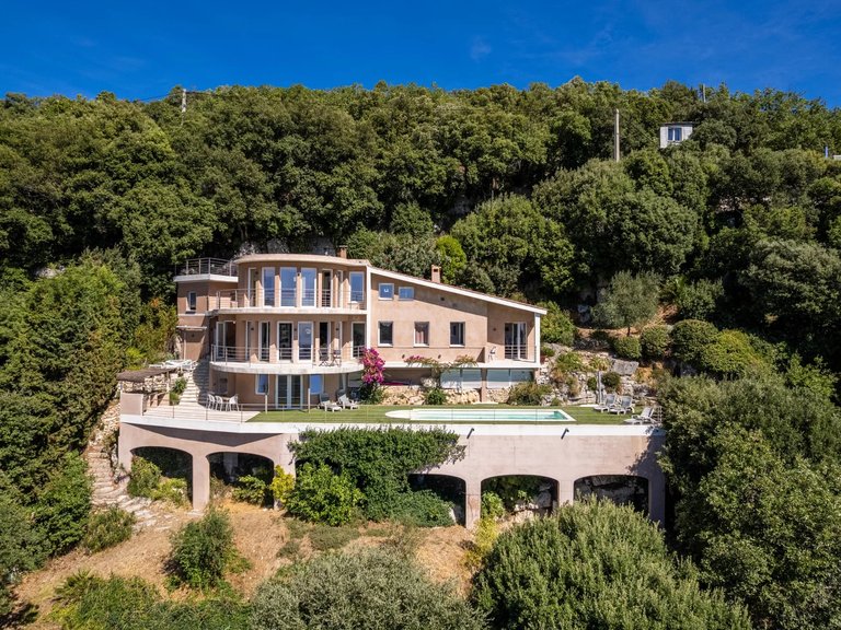 Villa for Sale in Cabris, Mougins, Valbonne, Grasse Area 1