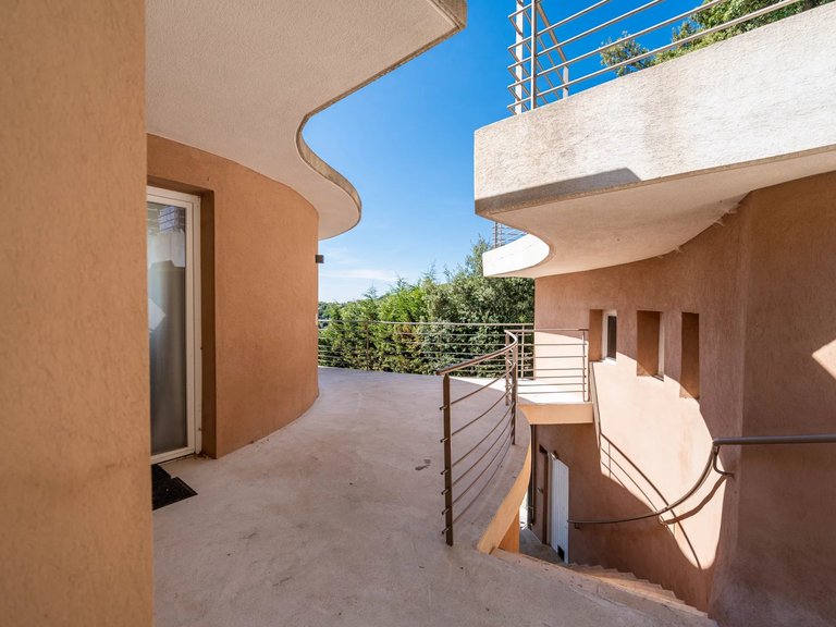 Villa for Sale in Cabris, Mougins, Valbonne, Grasse Area 17