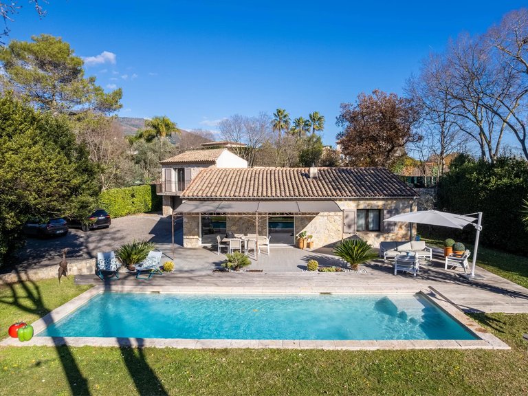 Villa for Sale in Grasse, Mougins, Valbonne, Grasse Area 1