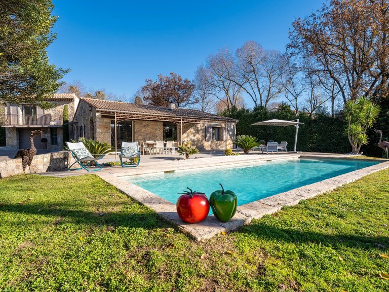Villa for Sale in Grasse, Mougins, Valbonne, Grasse Area 2