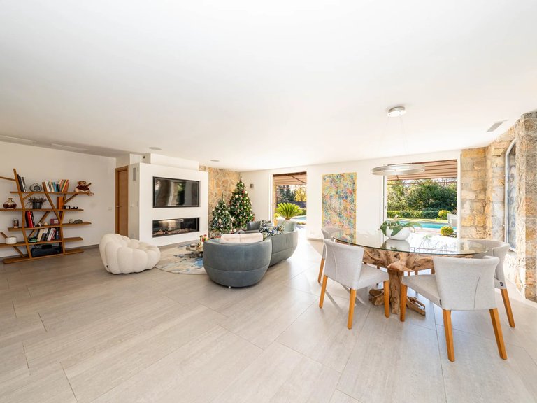Villa for Sale in Grasse, Mougins, Valbonne, Grasse Area 7