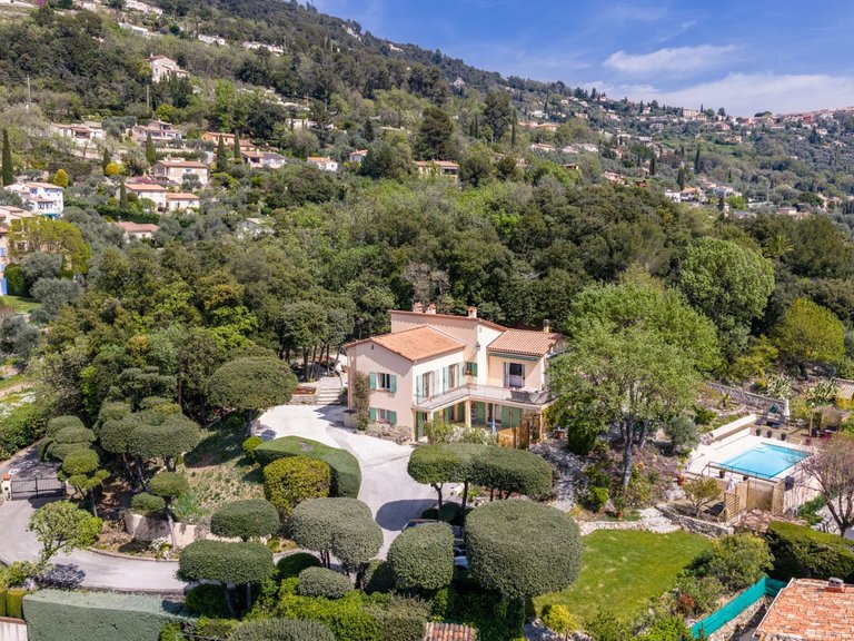 Villa for Sale in Speracedes, Mougins, Valbonne, Grasse Area 1