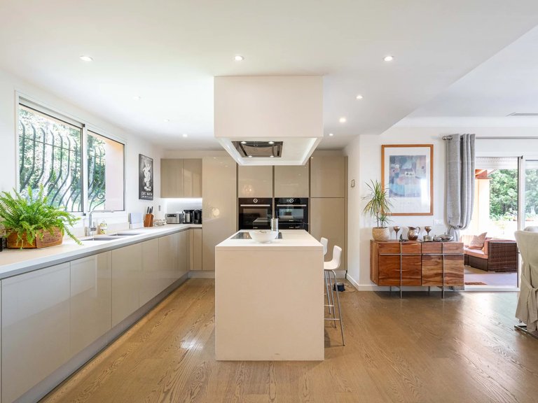 Villa for Sale in Speracedes, Mougins, Valbonne, Grasse Area 6