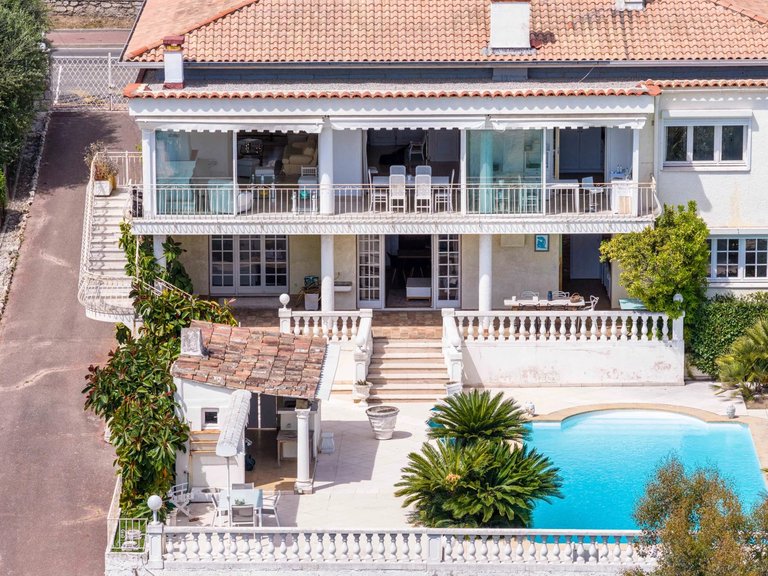 Villa for Sale in Cannes, Cannes Area 2