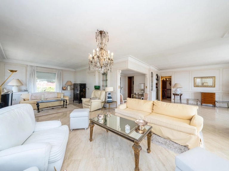 Villa for Sale in Cannes, Cannes Area 11