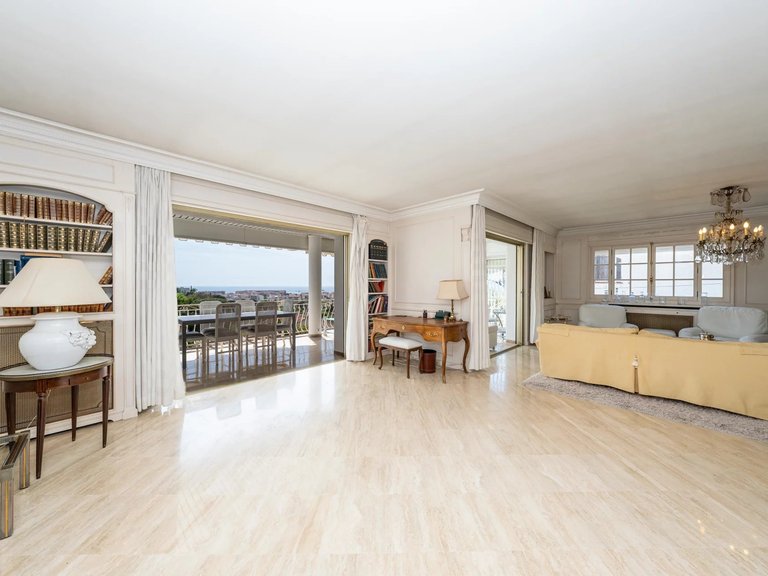 Villa for Sale in Cannes, Cannes Area 13