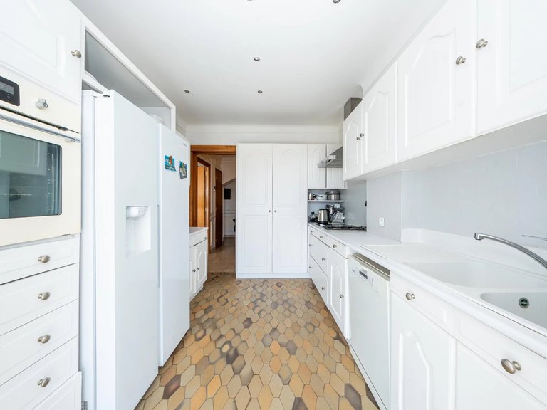 Villa for Sale in Cannes, Cannes Area 14