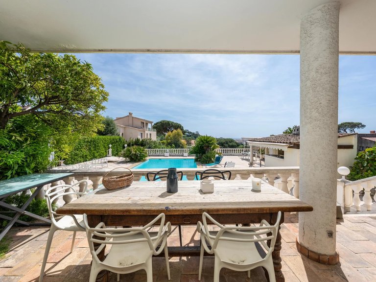 Villa for Sale in Cannes, Cannes Area 18
