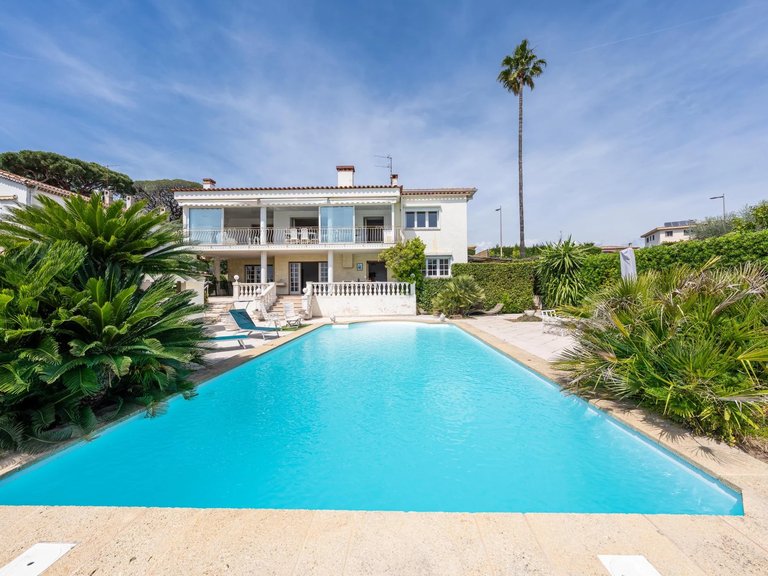 Villa for Sale in Cannes, Cannes Area 20