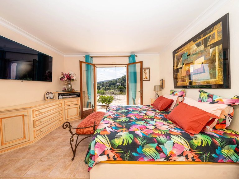 Villa for Sale in Cabris, Mougins, Valbonne, Grasse Area 14