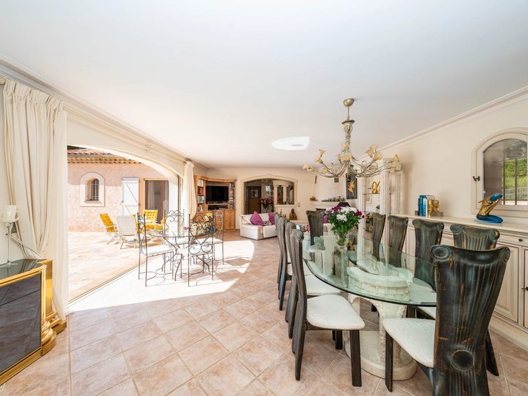 Villa for Sale in Cabris, Mougins, Valbonne, Grasse Area 8