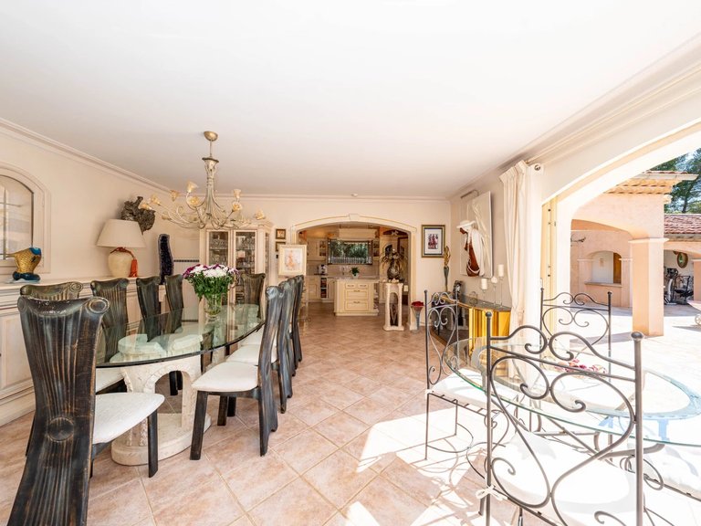 Villa for Sale in Cabris, Mougins, Valbonne, Grasse Area 9