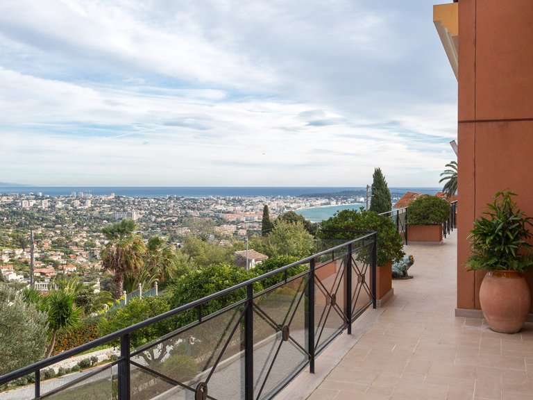 Villa for Sale in Cannes, Cannes Area 2