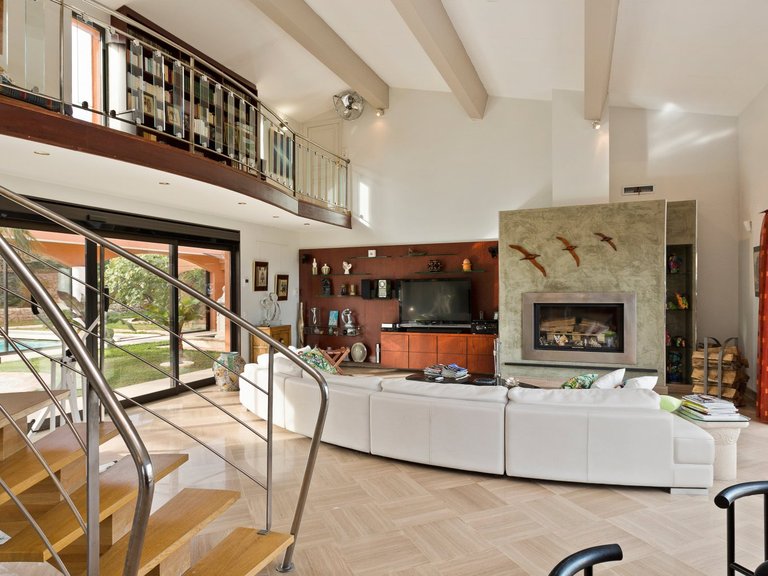 Villa for Sale in Cannes, Cannes Area 13