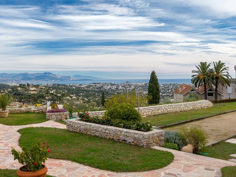 Villa for Sale in Cannes, Cannes Area 8