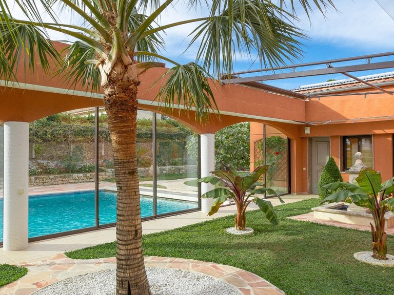 Villa for Sale in Cannes, Cannes Area 10