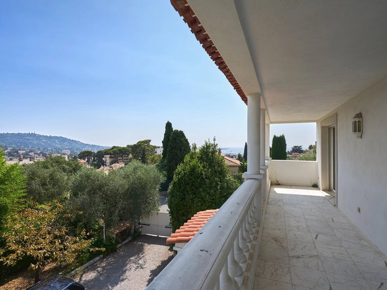 Villa for Sale in Cannes, Cannes Area 13