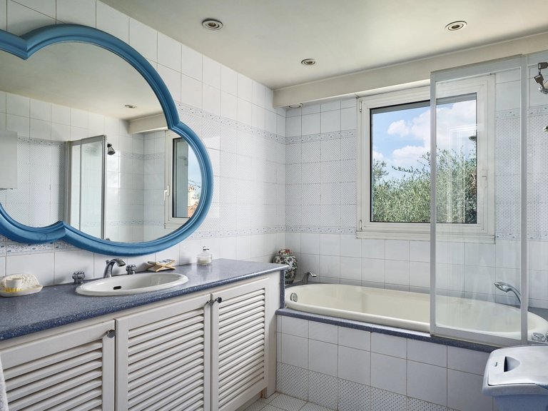 Villa for Sale in Cannes, Cannes Area 16