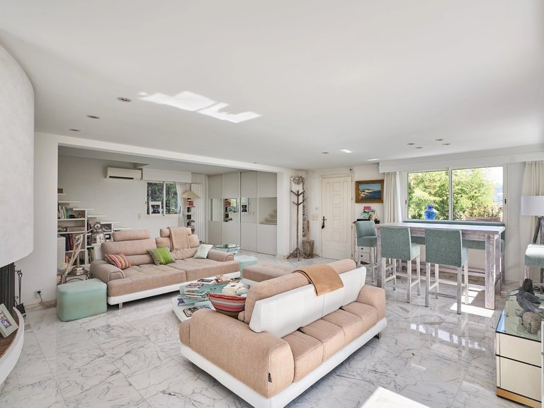 Villa for Sale in Cannes, Cannes Area 10