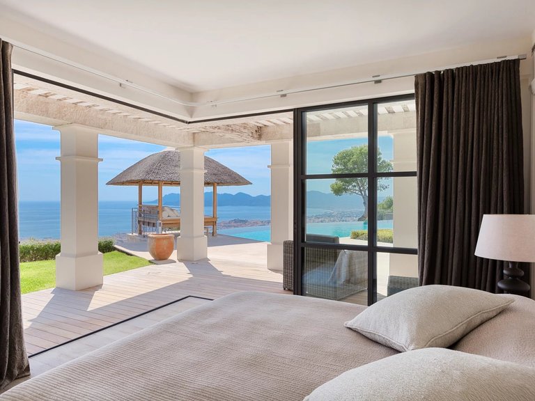 Villa for Sale in Cannes, Cannes Area 13