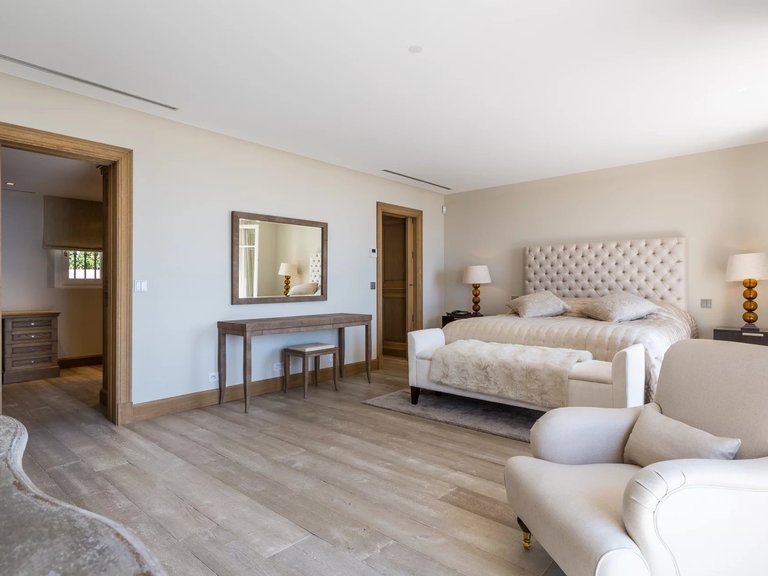 Villa for Sale in Cannes, Cannes Area 14