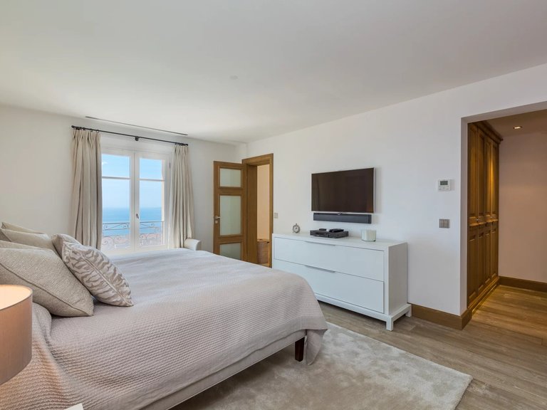 Villa for Sale in Cannes, Cannes Area 19