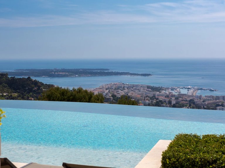 Villa for Sale in Cannes, Cannes Area 5
