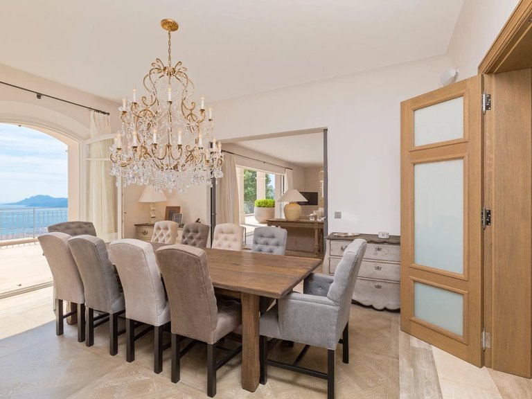 Villa for Sale in Cannes, Cannes Area 10