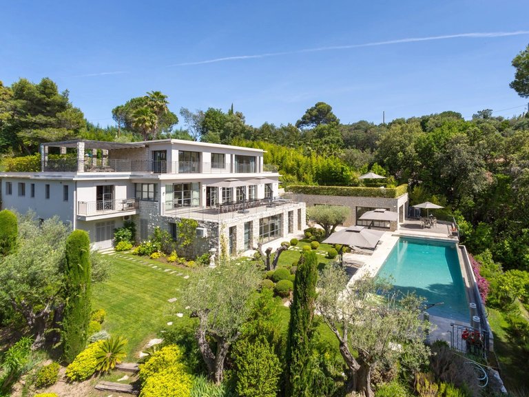 Villa for Sale in Cannes, Cannes Area 1