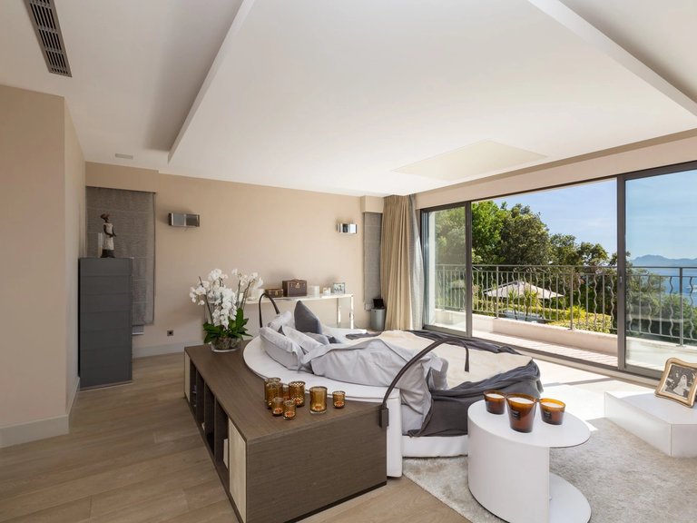 Villa for Sale in Cannes, Cannes Area 11