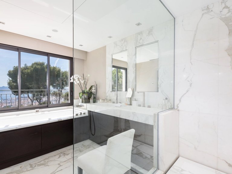 Villa for Sale in Cannes, Cannes Area 12