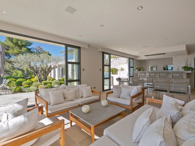 Villa for Sale in Cannes, Cannes Area 16