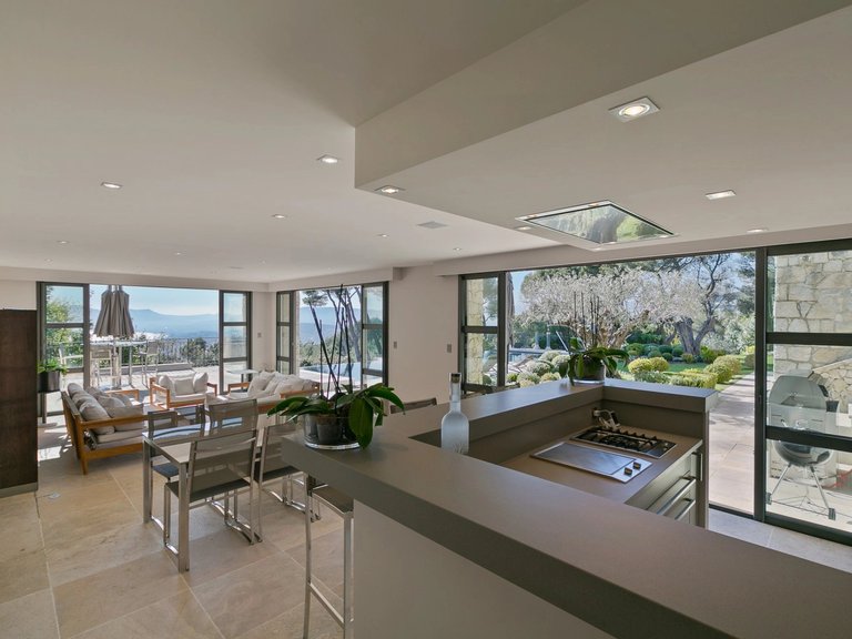 Villa for Sale in Cannes, Cannes Area 17