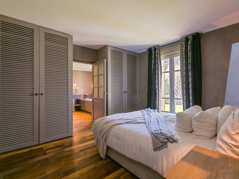 Villa for Sale in Cannes, Cannes Area 19
