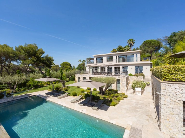 Villa for Sale in Cannes, Cannes Area 3