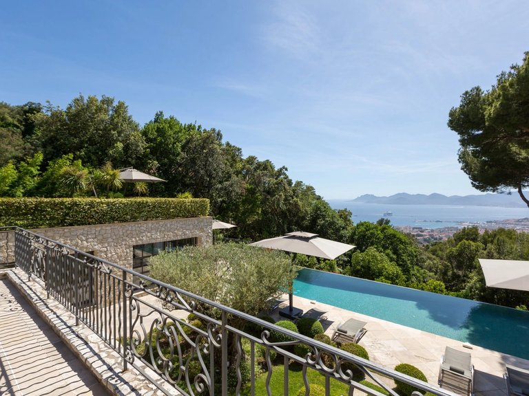 Villa for Sale in Cannes, Cannes Area 4