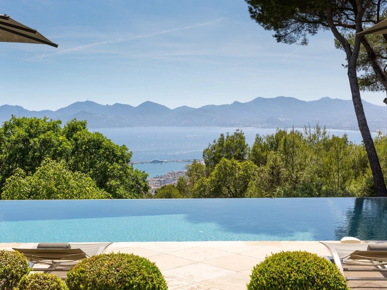Villa for Sale in Cannes, Cannes Area 6