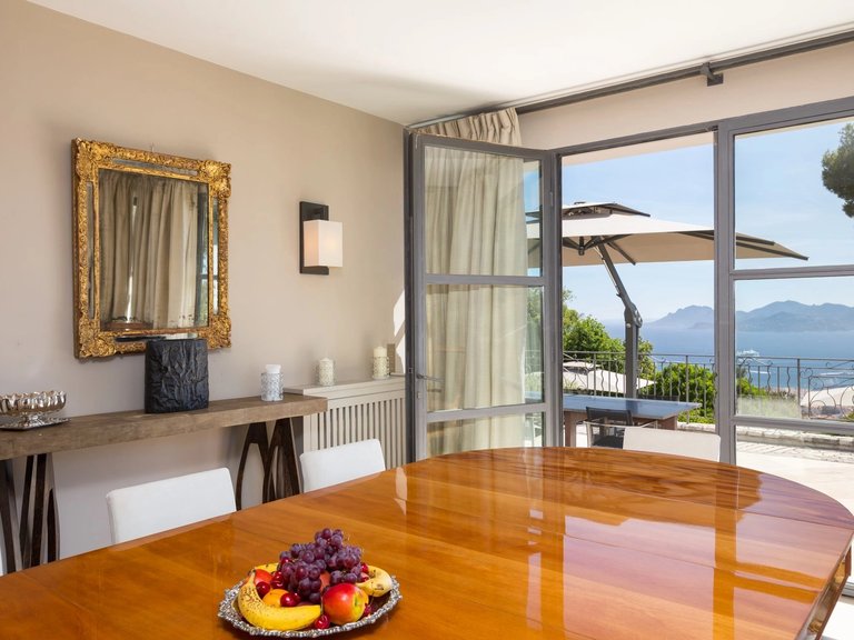 Villa for Sale in Cannes, Cannes Area 10