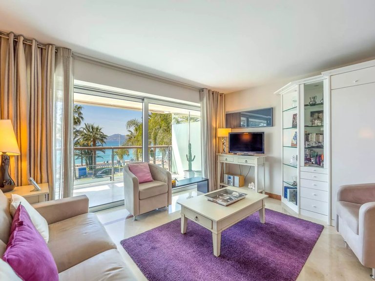 Apartment for Sale in Cannes, Cannes Area 4