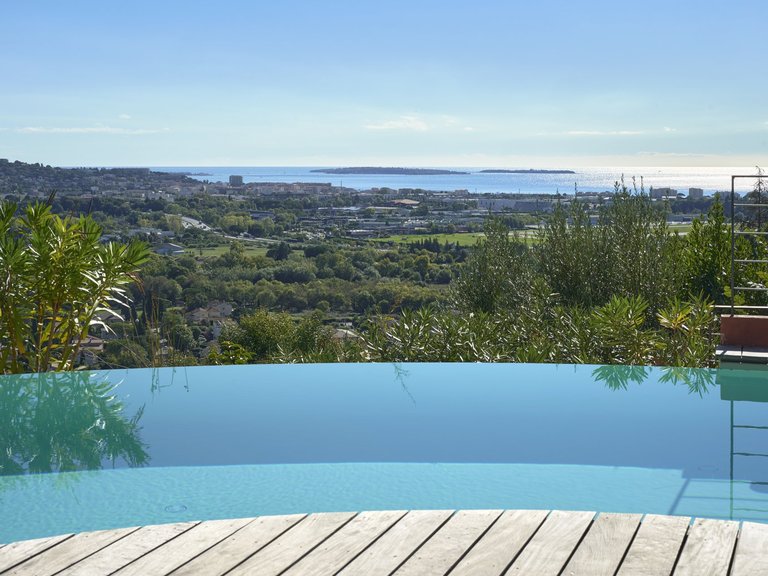 Villa for Sale in Mandelieu La Napoule, Cannes Area 1